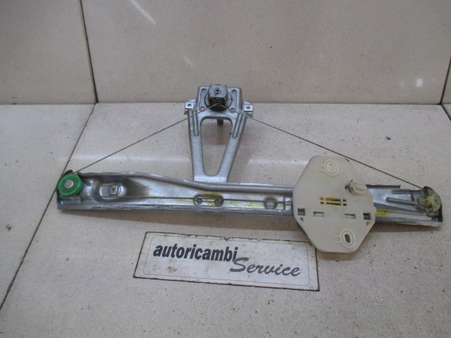 7700434304 MECCANISMO ALZACRISTALLO PORTA POSTERIORE DESTRA RENAULT CLIO 1.2 B 43KW 5M 5P (2002) RICAMBIO USATO 