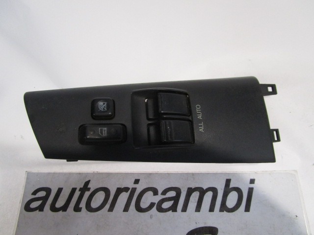 74232-02290 GRUPPO DI COMANDO ALZA-VETRI ALZA-CRISTALLI PORTA ANTERIORE SINISTRA TOYOTA COROLLA SW 1.4 B 71KW 5M 5P (2004) RICAMBIO USATO 54355669B