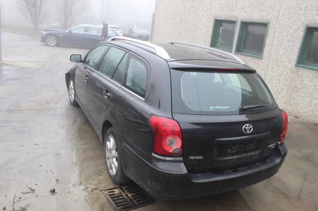 TOYOTA AVENSIS SW 2.2 D 110KW 6M 5P (2008) RICAMBI IN MAGAZZINO