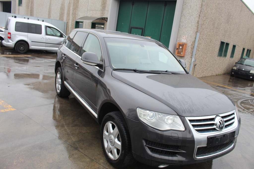 VOLKSWAGEN TOUAREG 3.0 D 4X4 165KW AUT 5P (2007) RICAMBI IN MAGAZZINO