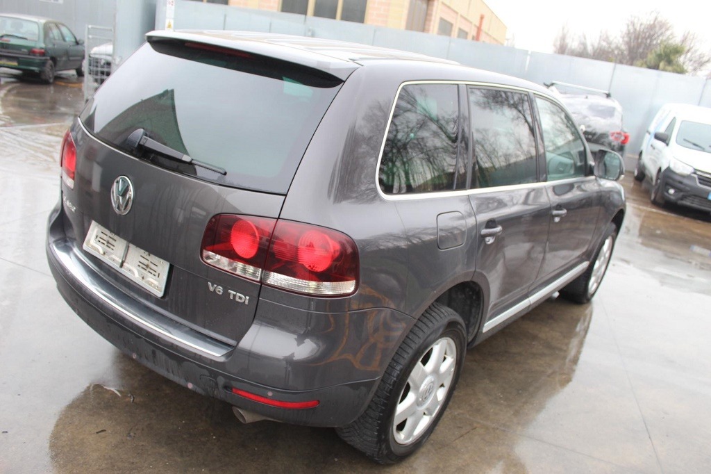 VOLKSWAGEN TOUAREG 3.0 D 4X4 165KW AUT 5P (2007) RICAMBI IN MAGAZZINO